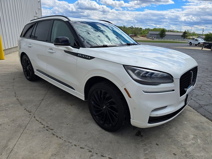 2024-lincoln-aviator-image-7