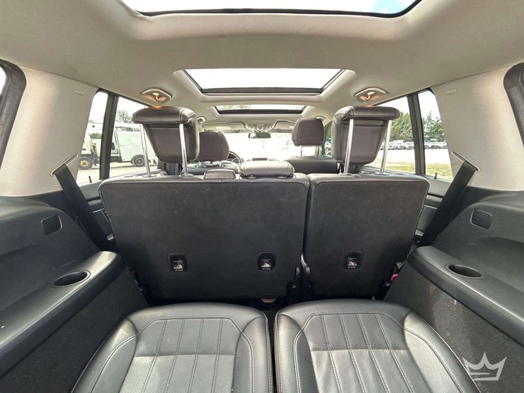 2013-mercedes-benz-gl450-image-27