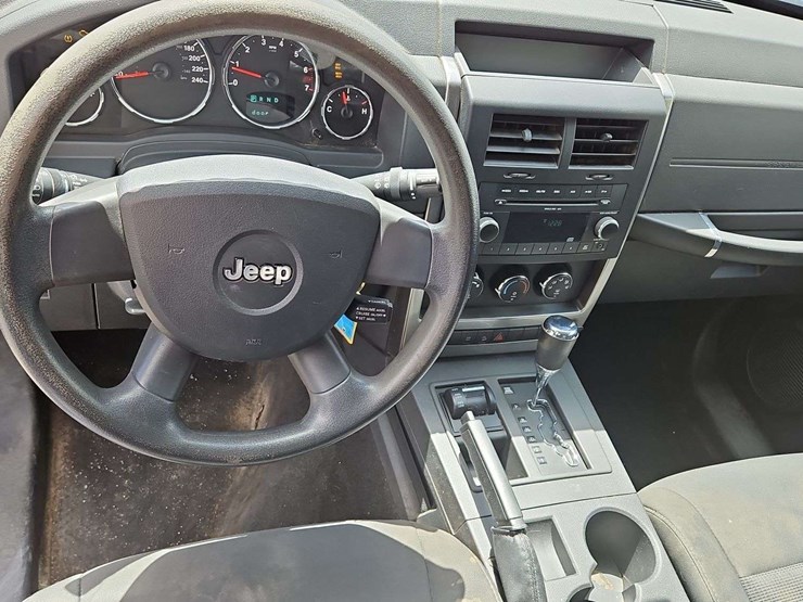 2009-jeep-liberty-image-19