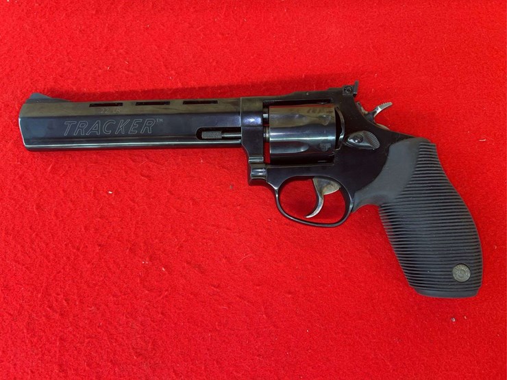taurus-tracker-revolver-.22-lr-image-9