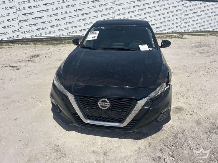 2022-nissan-altima-sedan-image-23