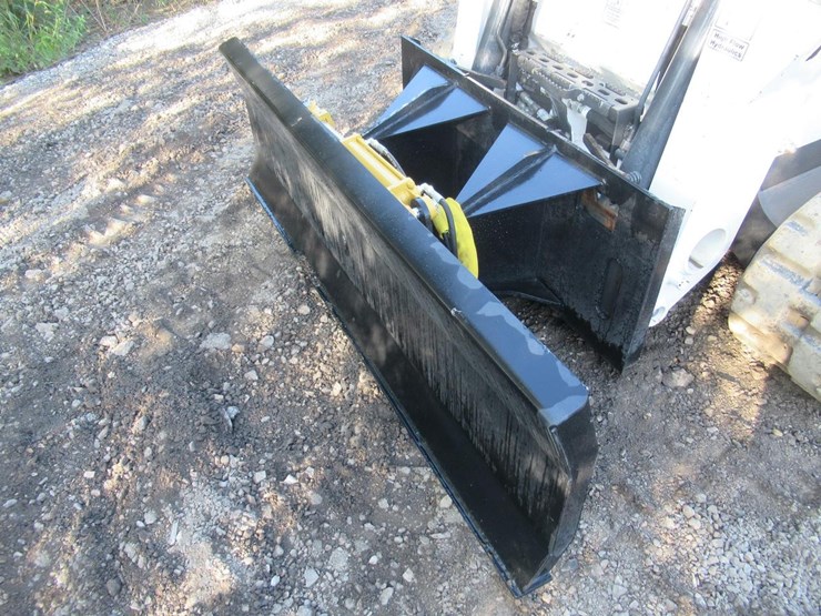 wildcat-72"-skid-steer-dozer-blade-image-1