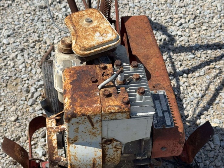 massey-ferguson-253-image-13