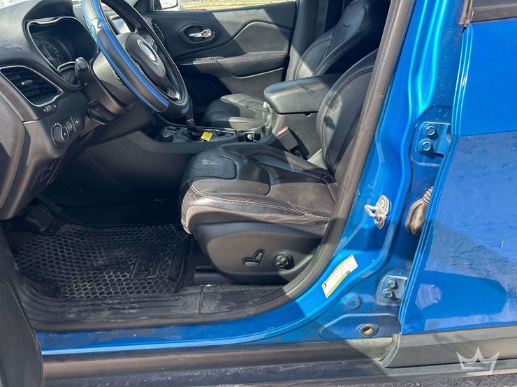 2019-jeep-cherokee-image-12