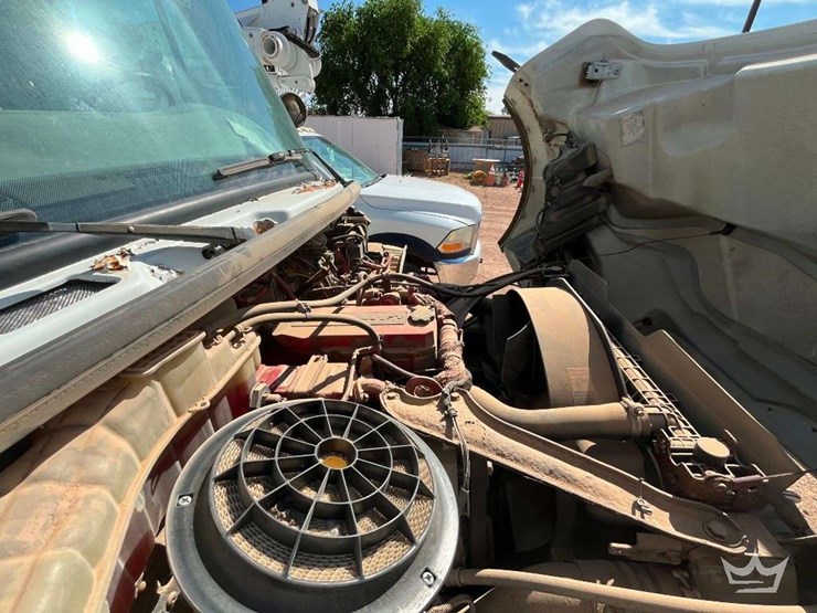 freightliner-m2-106-image-18