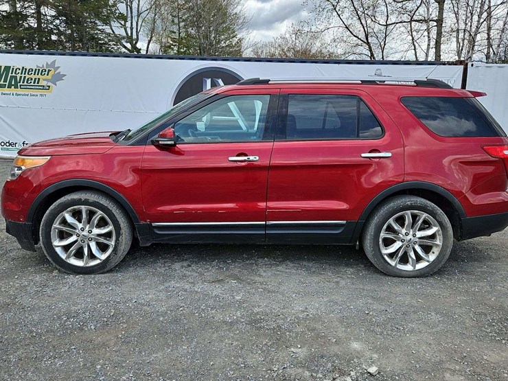 2015-ford-explorer-image-43