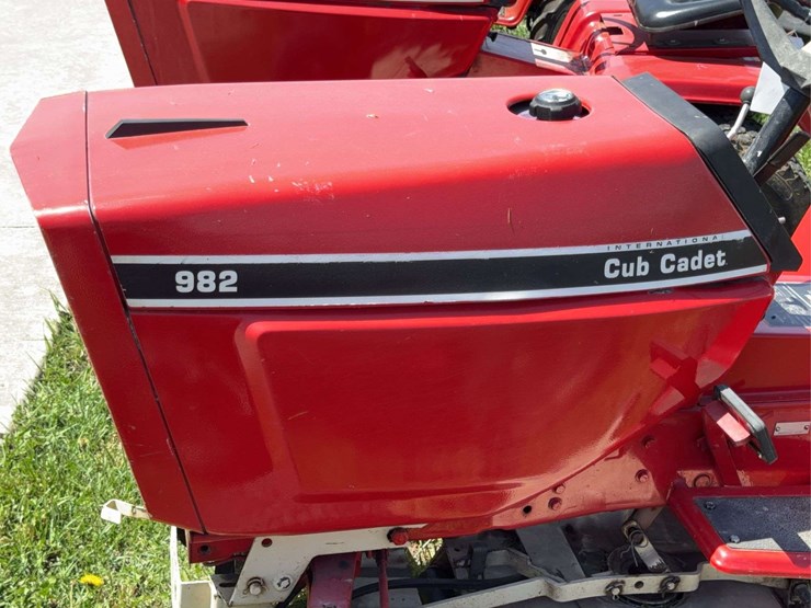 1980-international-cub-image-3