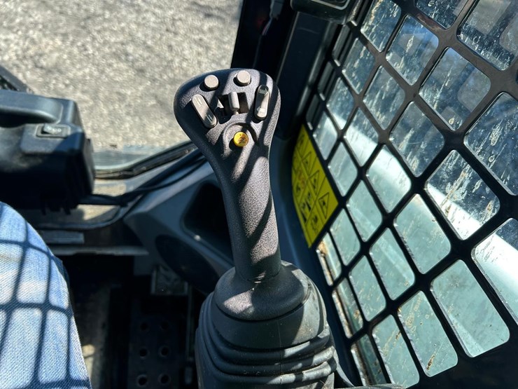 2023-bobcat-s450-image-18