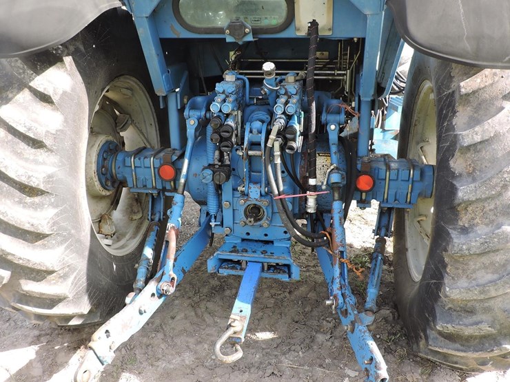 ford-7710-image-4