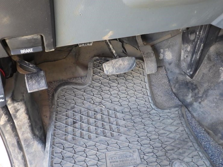 2014-ford-f350-image-30