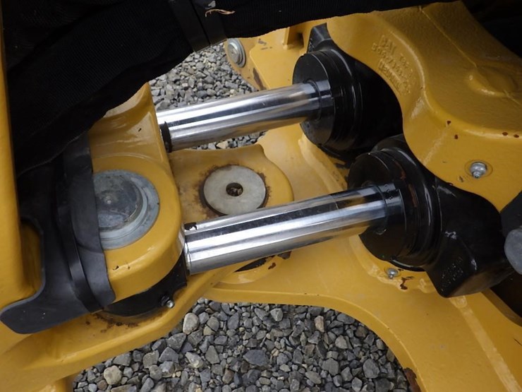2023-caterpillar-420-xe-image-10