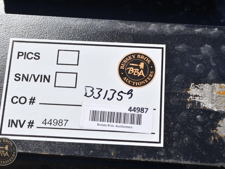 skid-steer-receiver-hitch-plate-attachment-44987-image-2