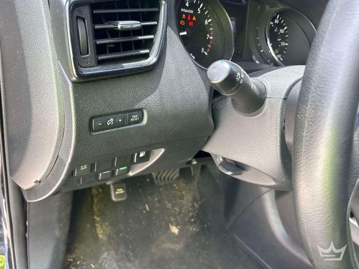 2018-nissan-rogue-image-13