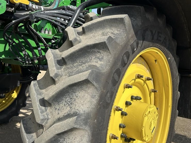 2020-john-deere-r4045-image-64