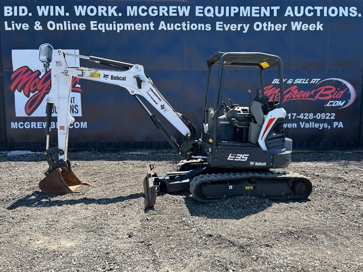 2020-bobcat-e35i-image-1
