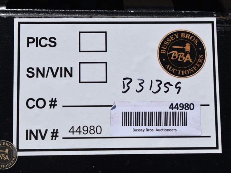 skid-steer-receiver-hitch-attachment-44980-image-2