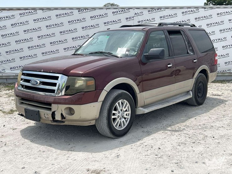 2010-ford-expedition-image-1