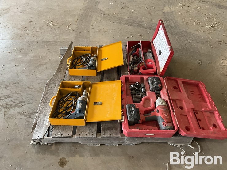 milwaukee-drill-impact-&-heavy-duty-hammer-image-8