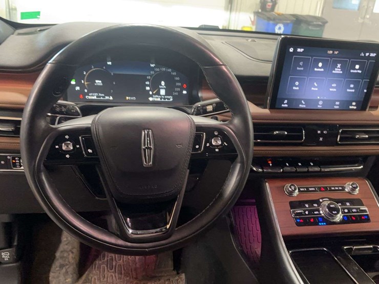2023-lincoln-aviator-image-18