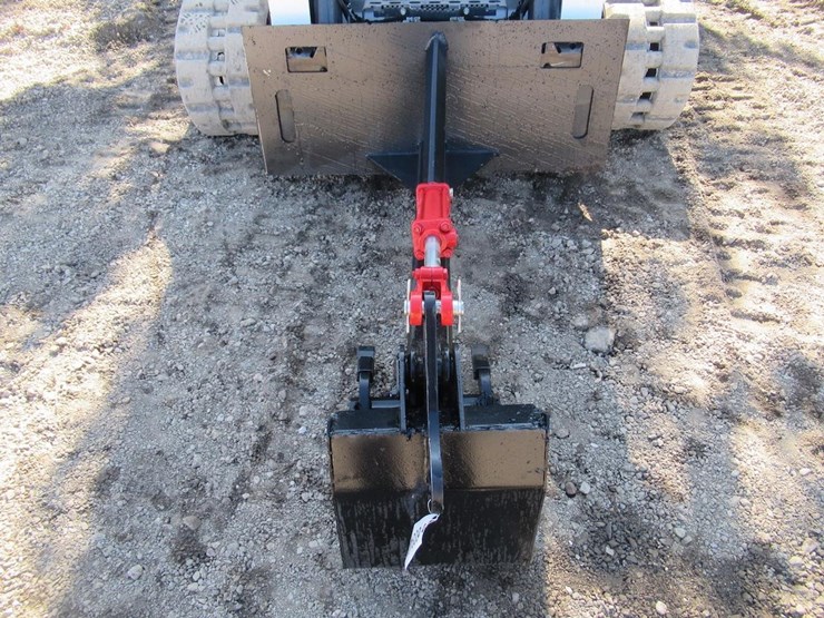 wildcat-skid-steer-backhoe-attachment-image-3