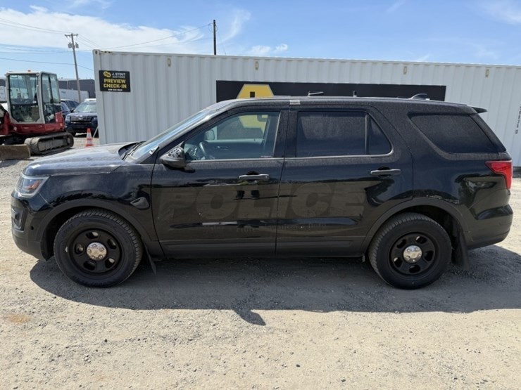 2018-ford-explorer-image-7