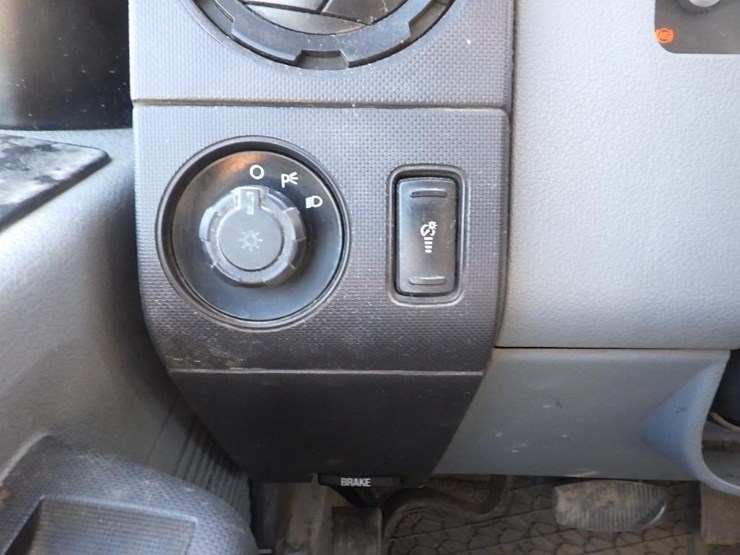 2014-ford-f350-image-35