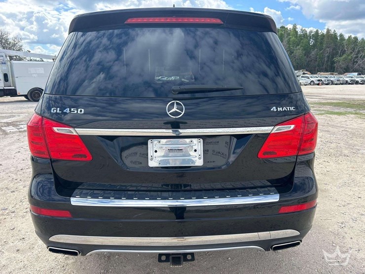 2013-mercedes-benz-gl450-image-25
