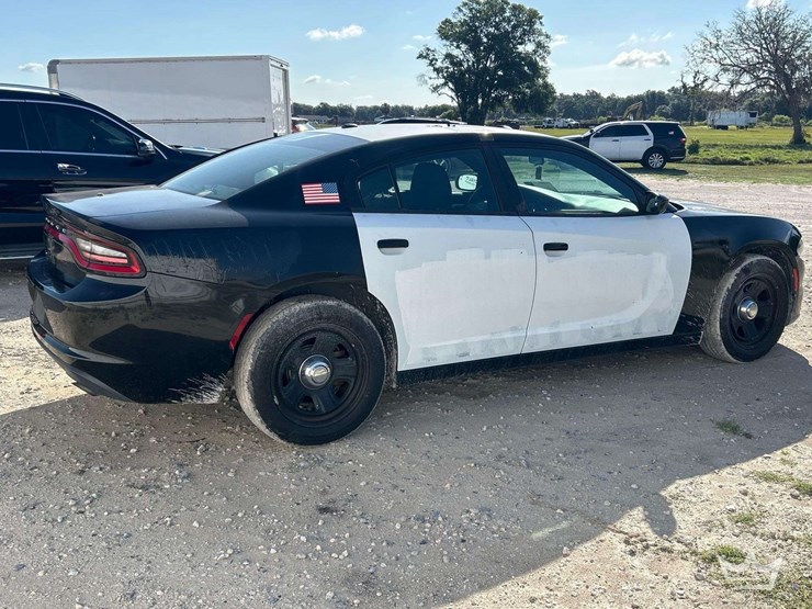2019-dodge-charger-sedan-image-4