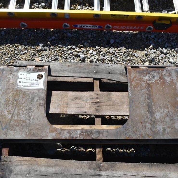 SKID STEER PLATE 44974