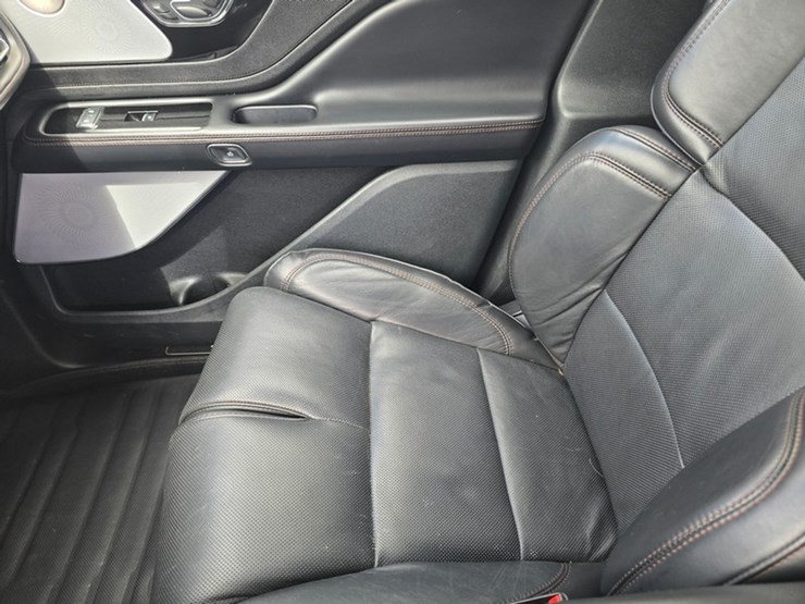 2024-lincoln-aviator-image-26