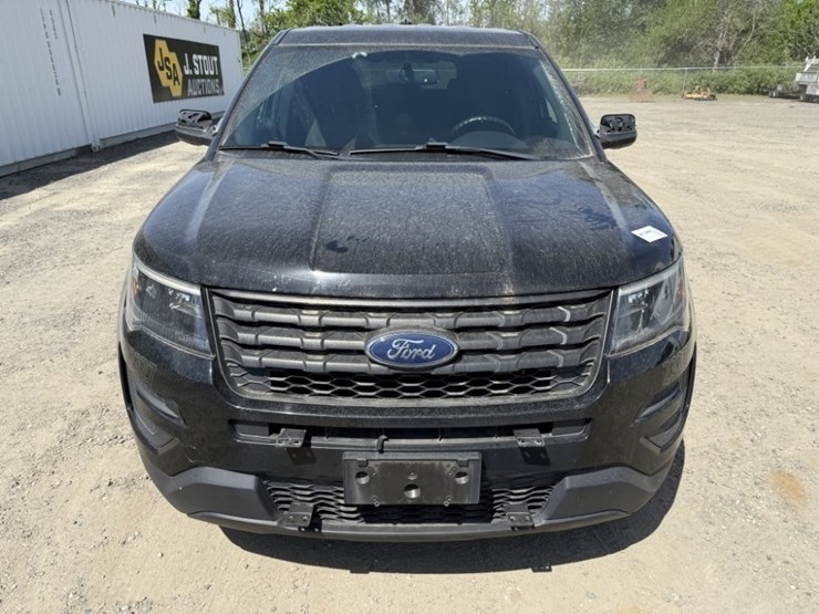 2018-ford-explorer-image-8