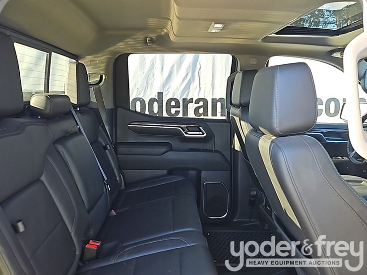 2022-chevrolet-silverado-1500-image-24