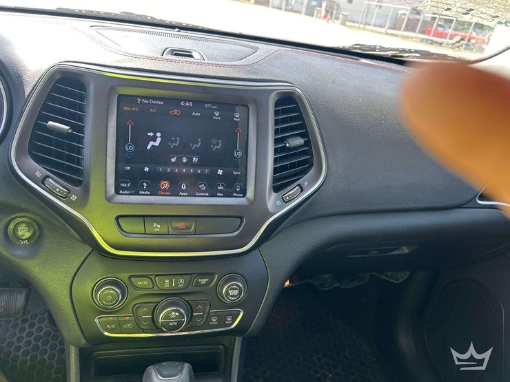 2019-jeep-cherokee-image-15