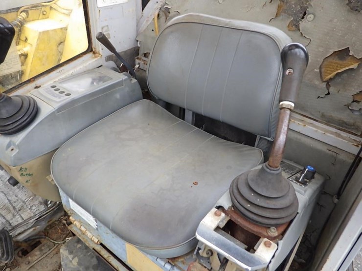 kobelco-hydraulic-excavator-image-40