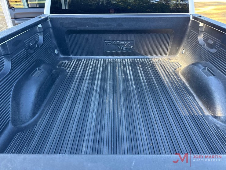 2011-chevrolet-silverado-1500-image-13