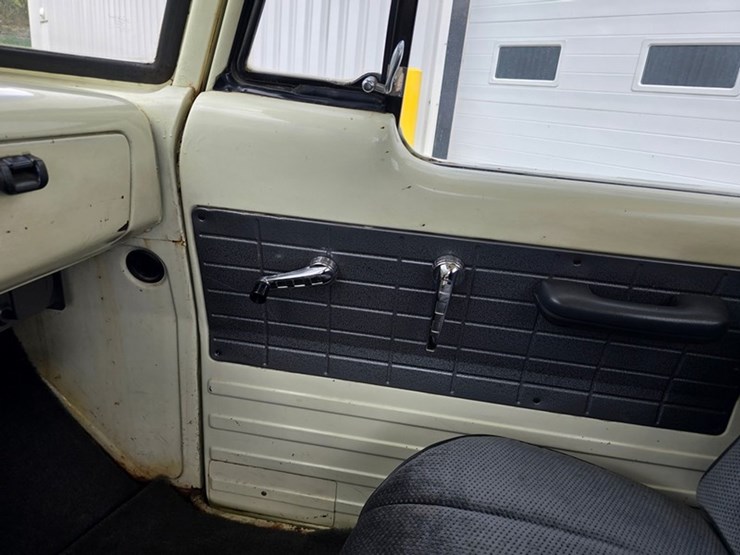 #30-•-1965-dodge-d100-pick-up-truck-image-27