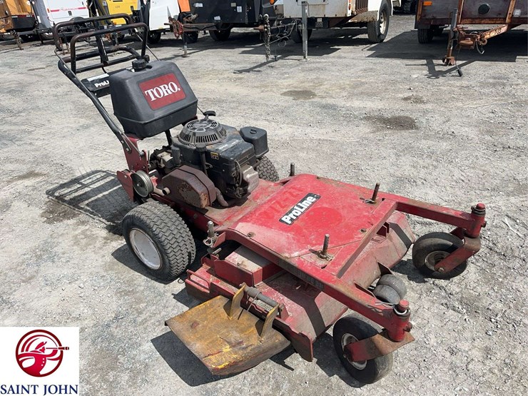toro-proline-30317-commercial-walk-behind-mower-image-3