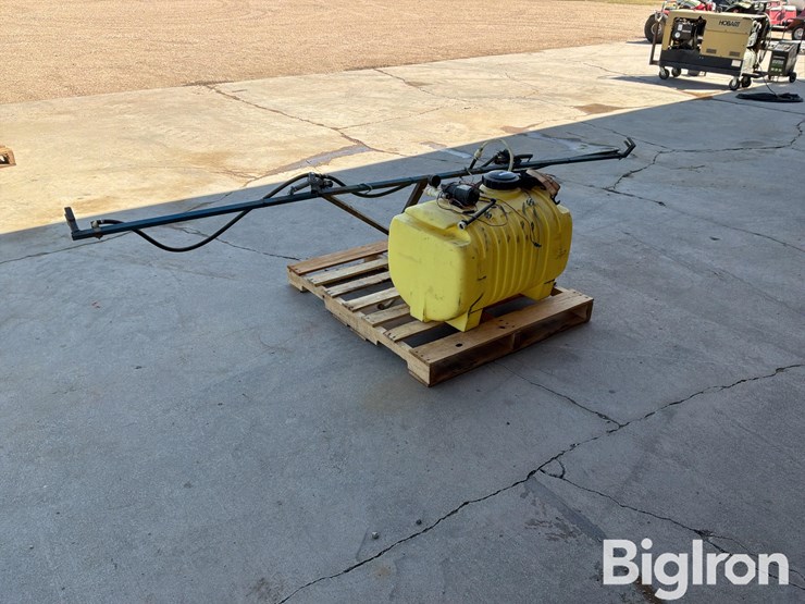 flojet-4-wheeler-sprayer-image-3