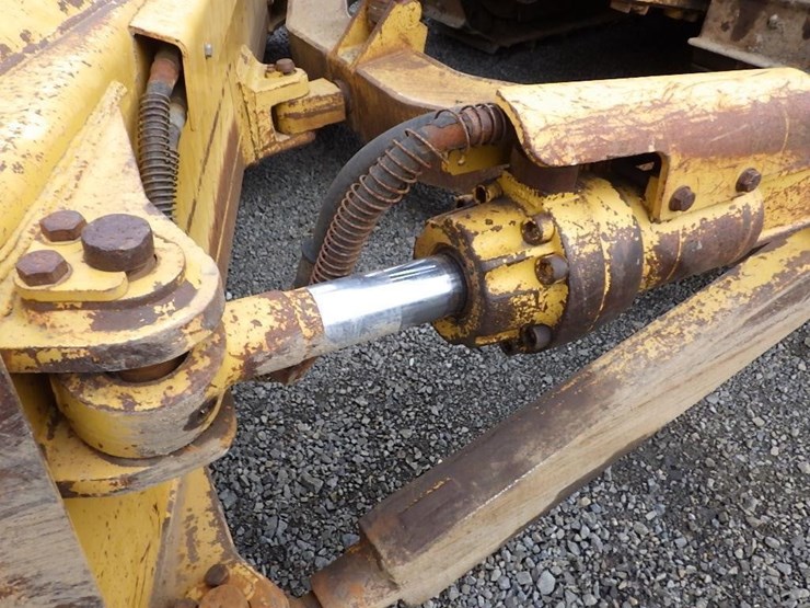 2011-caterpillar-d7e-image-16