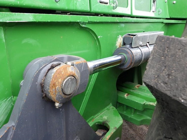2022-deere-648l-image-17