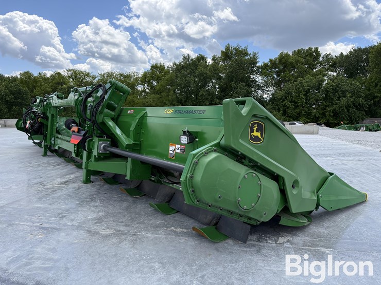 2023-john-deere-c12f-image-5