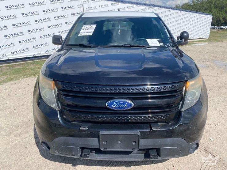 2015-ford-explorer-image-23
