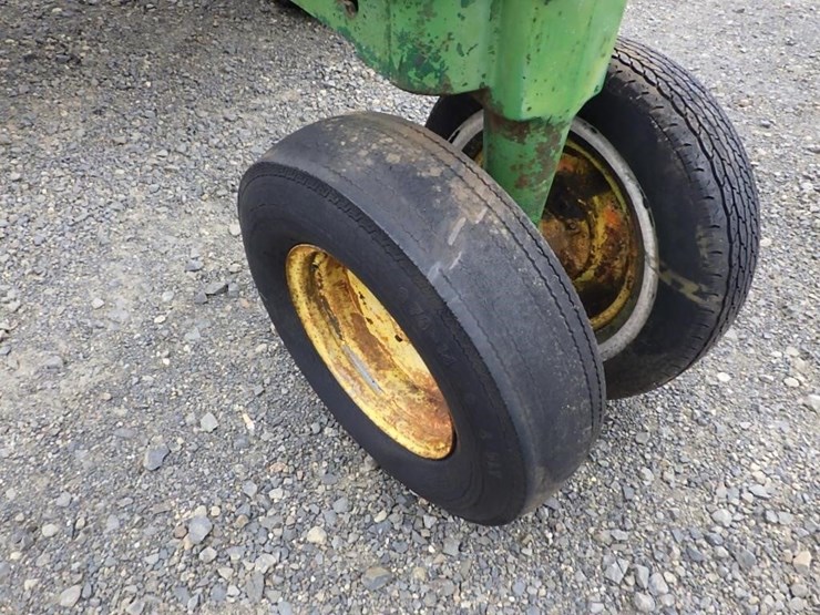 john-deere-b-image-24