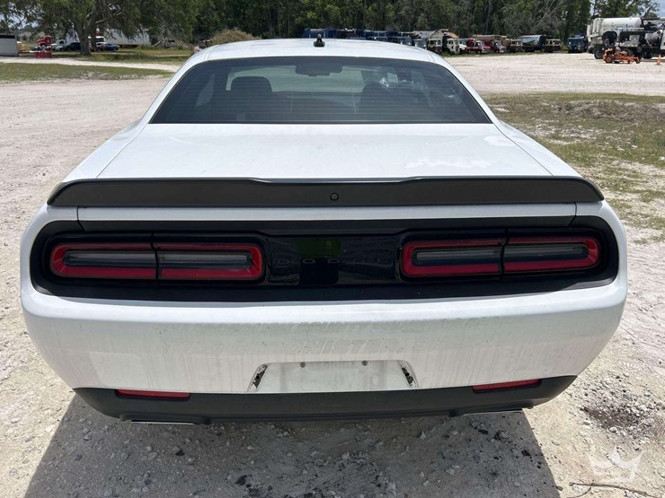 2023-dodge-challenger-coupe-image-18
