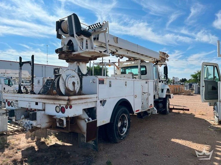 2011-international-workstar-7300-image-3