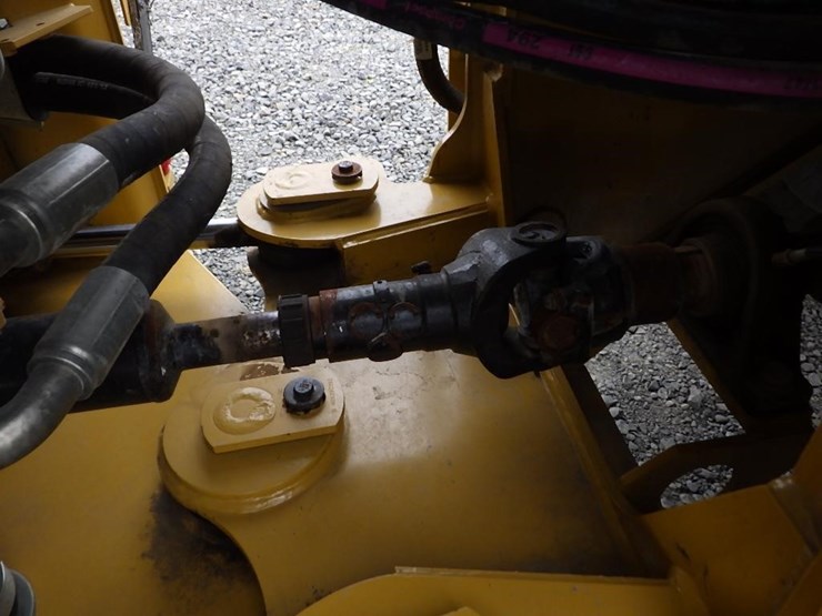2022-caterpillar-930m-image-18
