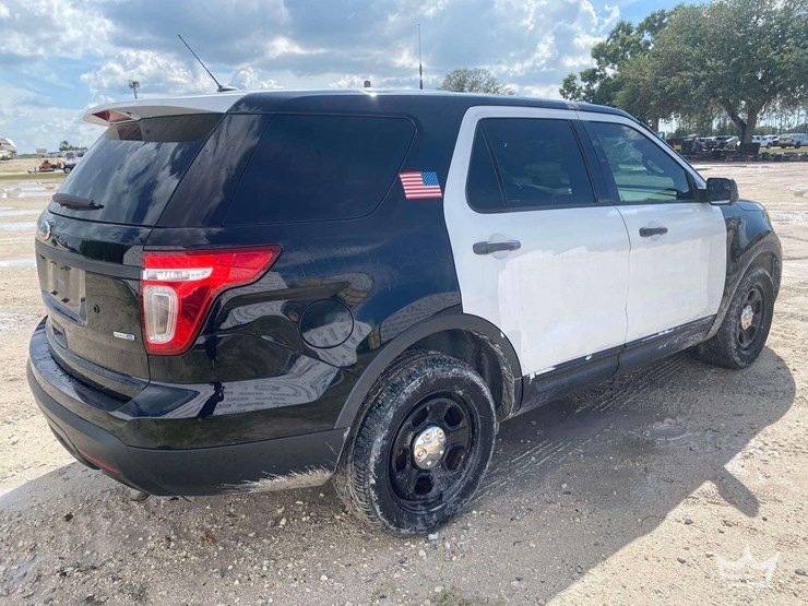 2015-ford-explorer-image-3