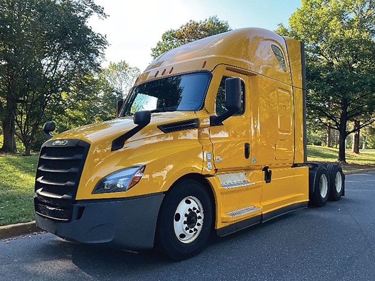 2022-freightliner-cascadia-126-image-1