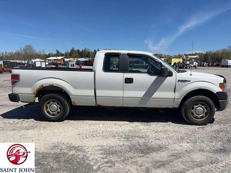 2013-ford-f150-xl-image-4