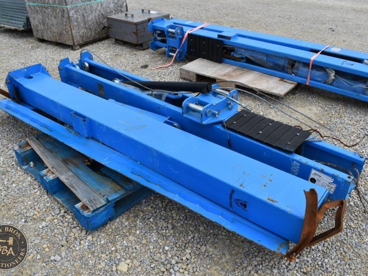 bisontek-two-post-car-lift-41225-image-5
